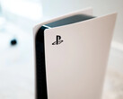 Sony może sprzedawać tylko jedną wersję PS5 przechodząc do 2024 roku. (Źródło obrazu: Charles Sims)