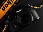 Firma Nikon może wkrótce znaleźć się w rękach giganta branży optycznej – EssilorLuxottica.