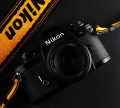 Firma Nikon może wkrótce znaleźć się w rękach giganta branży optycznej – EssilorLuxottica.