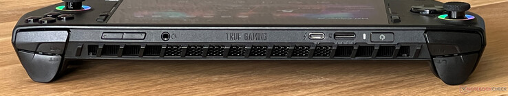 Góra: Głośność, 3,5-mm audio, USB-C 4.0 z Thunderbolt 4 (40 Gbit/s, tryb DisplayPort ALT, Power Delivery 3.0), czytnik kart microSD