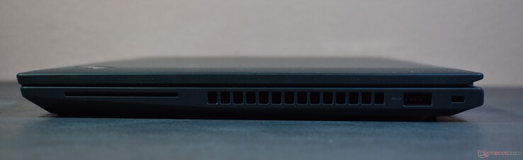 prawo: Smartcard, USB A 3.2 Gen 1, gniazdo Kensington Lock