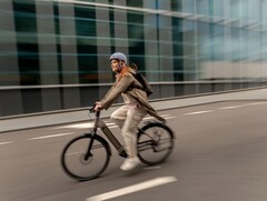 Rower elektryczny Decathlon Btwin LD 940E Connect pojawił się na kolejnych rynkach. (Źródło zdjęcia: Decathlon)
