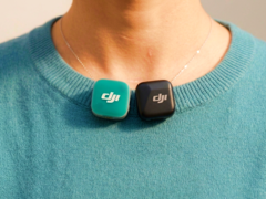 DJI Mic Mini 2 (po lewej) vs DJI Mic Mini (po prawej).