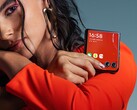 Razr 50 Ultra wygląda bardzo podobnie do swojego poprzednika. (Źródło zdjęcia: Motorola)