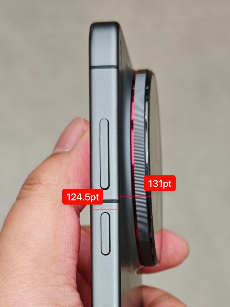 Pomiary renderowanego obrazu Vivo X300 Ultra sugerują, że kamera jest grubsza niż reszta korpusu