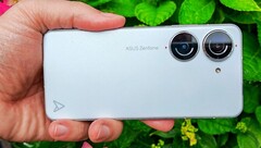 Zenfone 10. (Źródło: Notebookcheck)