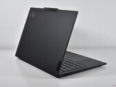 Teraz z haptycznym touchpadem Sensel: Lenovo ThinkPad X1 Carbon Gen 13 otrzymuje opcję personalizacji (źródło obrazu: Benjamin Herzig/Notebookcheck)