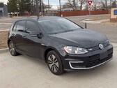 Używany Volkswagen e-Golf z 2016 roku został przetestowany przez YouTubera zajmującego się pojazdami elektrycznymi (Zdjęcie: Out of Spec Reviews)