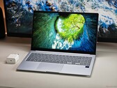 Snapdragon i 18 godzin pracy na baterii za 700 USD - recenzja Samsung Galaxy Book4 Edge 15 Copilot+