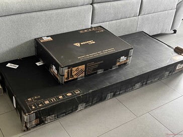 MAGNUS Pro XL jest dostarczany w dwóch pudełkach.