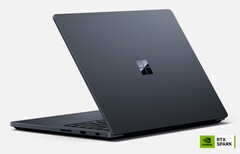 Surface Laptop Ultra. Microsoft chce, aby użytkownicy MacBooka Pro przesiedli się na ten laptop.