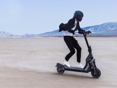 Segway KickScooter GT2P ma maksymalną prędkość 70 km/h (~43 mph). (Źródło obrazu: Segway)