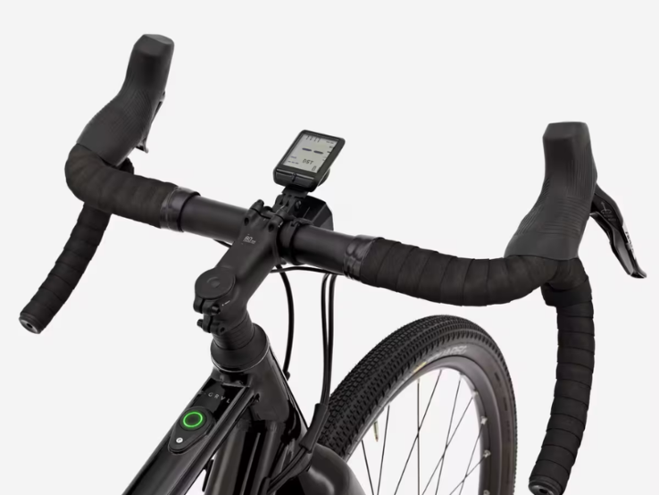 Rower elektryczny Van Rysel E-GRVL AF HD w kolorze czarnym. (Źródło zdjęcia: Decathlon)