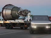 Zdolności holownicze Cybertrucka zostały zaprezentowane w bazie SpaceX Starbase w Teksasie. (Źródło obrazu: Stargazer na YouTube)