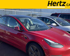 Hertz niedawno pozbył się tanich samochodów elektrycznych Tesla Model 3 - teraz możemy dowiedzieć się, jaki zasięg będzie miał mocno używany Model 3. (Źródło zdjęcia: Hertz)