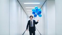 Severance to także ostra parodia kultury biurowej w późnym kapitalizmie. (Źródło obrazu: Apple TV+)