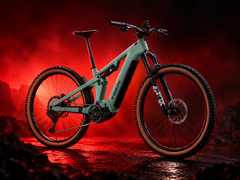 Rower eMTB Trek Powerfly+ FS 8 Gen 4 jest wyposażony w centralny silnik Bosch Performance Line CX