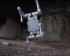 Unitree A2 Stellar Hunter może nie tylko tańczyć, ale także przenosić do 66 funtów na plecach. (Źródło zdjęcia: Untitree via YouTube) 