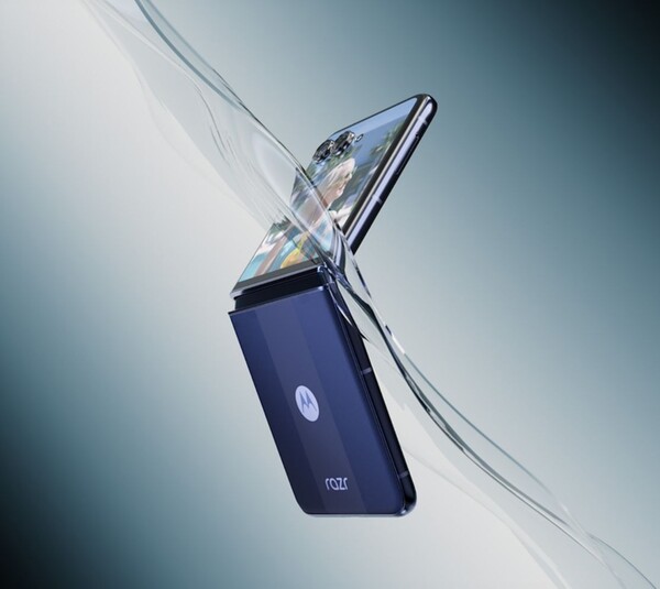 Motorola Razr+ 2025 ma stopień ochrony IP48, podobnie jak Razr Ultra. (Źródło zdjęcia: Motorola)