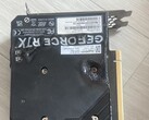 Stopiona płyta tylna karty graficznej EmTek StormX Dual RTX 4060 Ti. (Źródło zdjęcia: user_634494 na Quasar Zone)