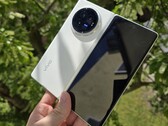 Vivo X Fold 5 będzie lżejszy od przedstawionego tutaj Vivo X Fold 3 (źródło obrazu: Notebookcheck)