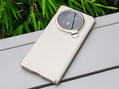 Honor Magic V5 (źródło obrazu: Daniel Schmidt)