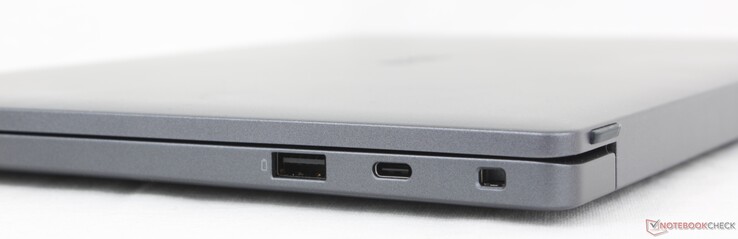 Z prawej strony: USB-A 3.2 Gen. 1, USB-C Thunderbolt 4 z DisplayPort 2.1 + Power Delivery 3.1