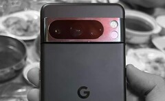 Praktyczne zdjęcia na żywo Google Pixel 8 Pro wyciekły przed premierą 4 października. (Źródło obrazu: Facebook - edytowane)