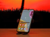 Recenzja smartfona Samsung Galaxy M15 5G - AMOLED, szerokokątny aparat i ogromna bateria za mniej niż 200 USD