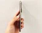 Huawei Mate 70 Air jest o około jeden milimetr grubszy niż Apple iPhone Air. (Źródło zdjęcia: @Rodent950)
