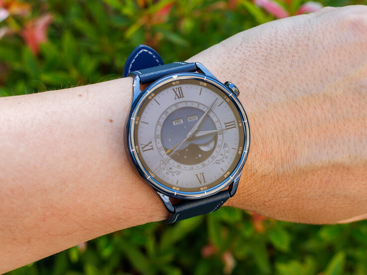 Xiaomi Watch S5 na świeżym powietrzu