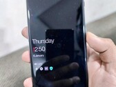 OnePlus 11 wydaje się być sportowym płaskim projektem dla wyświetlacza. (Źródło obrazu: Weibo)