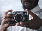 Aparat Fujifilm X100V stał się legendą w społeczności fotograficznej, pomimo swojego statusu unobtanium z powodu napiętej produkcji. (Źródło zdjęcia: Fujifilm)