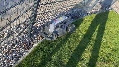 Tron Airseekera opuścił mapowany obszar o dobre 10 cm i utknął.