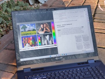 Asus ExpertBook B6 Flip na zewnątrz