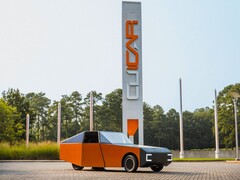 Zasilany energią słoneczną pojazd elektryczny Deep Orange 17 Uniwersytetu Clemson