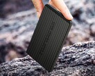 Power Bank S firmy Core jest niemal tak samo cienki jak Apple iPhone Air.