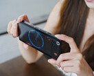 Oczekuje się, że 11S Pro+ zostanie wprowadzony na rynek globalny jako 11S Pro. Na zdjęciu: widok z tyłu telefonu do gier.