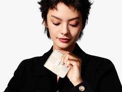 Mix Flip 2 zaczyna się od 999 dolarów na Giztop. Na zdjęciu: zdjęcie promocyjne składanego telefonu. (Źródło zdjęcia: Xiaomi)