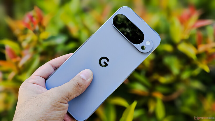 Tył smartfona Pixel 10 Pro XL