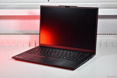 Lenovo ThinkPad E14 Gen 7 AMD (źródło obrazu: Benjamin Herzig)
