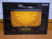 Konsola "New Nintendo 3DS LL Hyrule Edition", która jest obecnie oferowana za prawie 1000 USD w serwisie eBay (źródło zdjęcia: eBay)