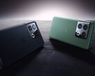 OnePlus 10 Pro, wprowadzony na rynek w 2022 roku, posiadał moduł aparatu w kształcie kwadratu. (Źródło zdjęcia: OnePlus)