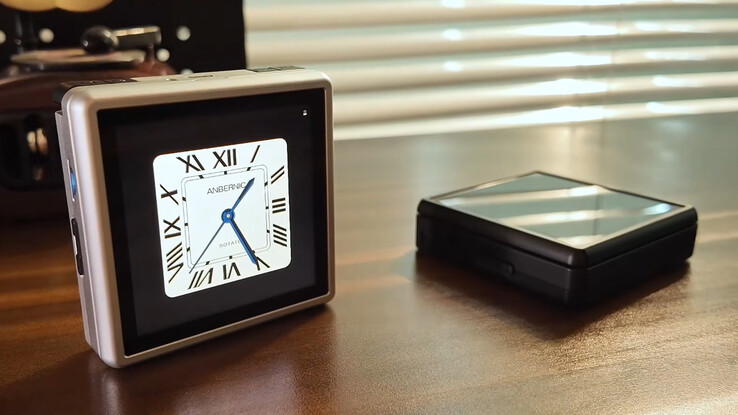 Anbernic RG Rotate w dwóch premierowych kolorach.