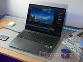 Seria Galaxy Book4 powinna składać się z co najmniej pięciu modeli, Galaxy Book3 Ultra na zdjęciu. (Źródło zdjęcia: Notebookcheck)