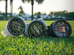 Smartwatch Garmin Approach S70 (na zdjęciu) otrzymuje oprogramowanie w wersji 25.11. (Źródło zdjęcia: Garmin)