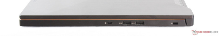 prawy bok: USB typu C z Thunderboltem 3, 2 USB 3.0, gniazdo blokady Kensingtona