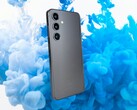 Samsung wypuścił serię Galaxy S24 31 stycznia 2024 roku. (Źródło: Notebookcheck, Paweł Czerwiński na Unsplash, edytowane)