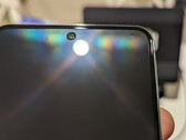 Pixel 8 Pro wykazujący niewielkie nierówności wyświetlacza. (Źródło zdjęcia: Wsparcie Google)