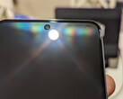 Pixel 8 Pro wykazujący niewielkie nierówności wyświetlacza. (Źródło zdjęcia: Wsparcie Google)